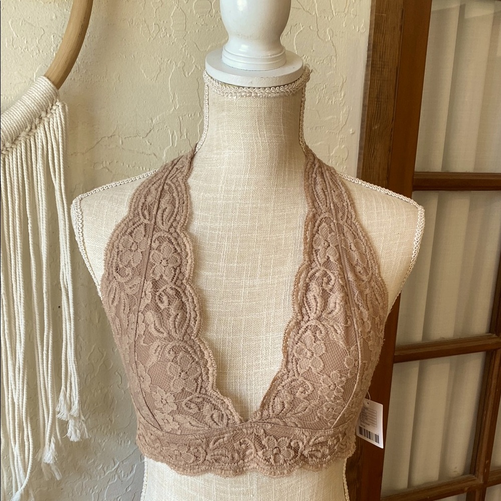 🎉 NWT ‼️OUT FROM UNDER NUDE BRALETTE ‼️